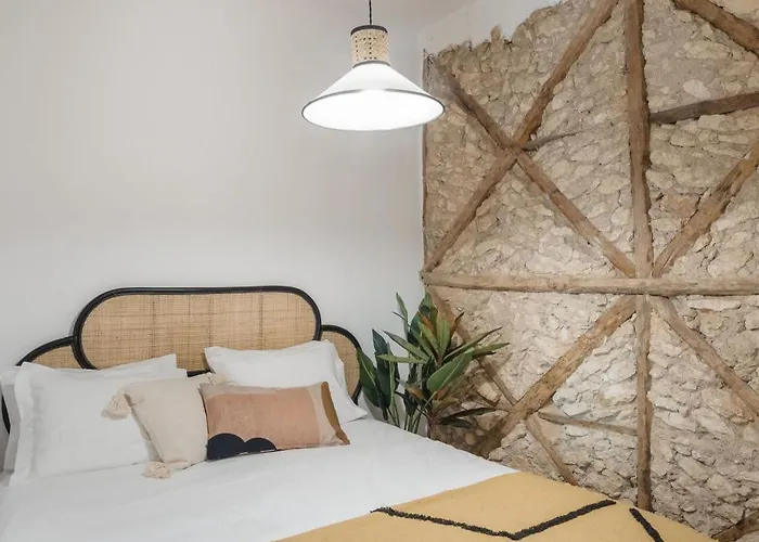 Charming 1br - Rustic Style דירה *