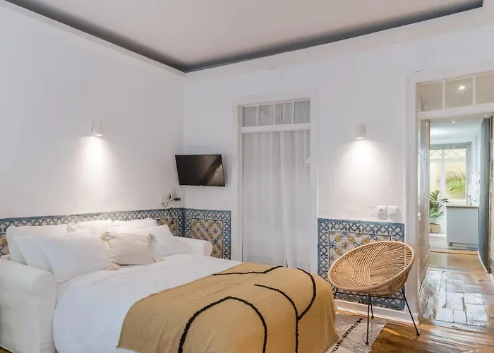 Charming 1br - Rustic Style ליסבון